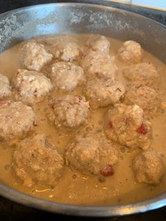 Una foto de Albóndigas de pollo y tofu, incluido salsa de setas con avena🧆