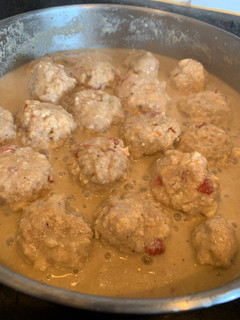 Una foto de Albóndigas de pollo y tofu, incluido salsa de setas con avena🧆
