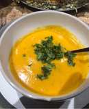 Sweet Potato Soup (vegan- and paleo-friendly). #easy #quick and yummy