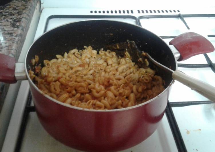 Recipe of Delicious Red sauce cheesy pasta #cookpadramadan