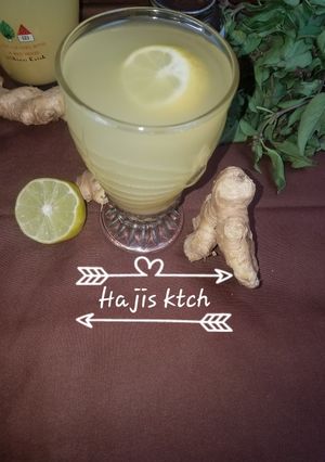 A picture of Chill ginger drink with lemon.