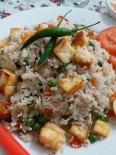मिक्स वेज पनीर फ्राइड राइस (Mix veg paneer fried rice recipe in hindi) रेसिपी मुख्य फोटो