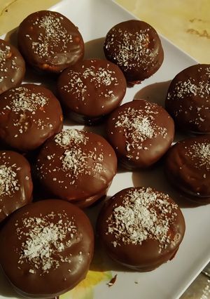 Una foto de Alfajores deliciosos 😋