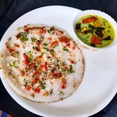 A picture of Onion uttapam.