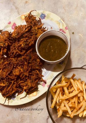 A picture of Potato and onion Pakora ❦.
