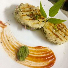 A picture of Grilled dhokla sandwiches.