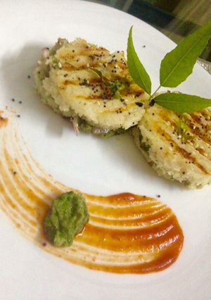 A picture of Grilled dhokla sandwiches.