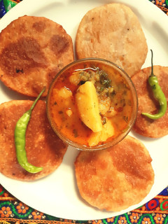 खस्ता कचौड़ी (khasta kachori recipe in hindi) रेसिपी मुख्य फोटो