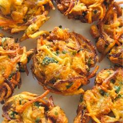 A picture of Aloo Pyaz Pakoray.