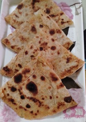 आलू का पराठा (aloo ka paratha recipe in Hindi) रेसिपी मुख्य फोटो