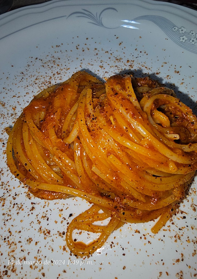 Una foto de Spaghetti con atún
