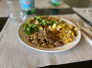 Una foto de Strogonoff de carne de res