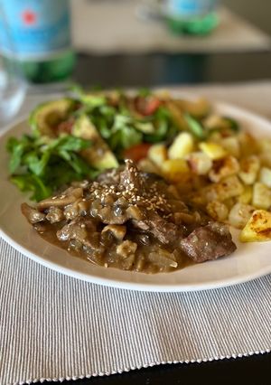 Una foto de Strogonoff de carne de res