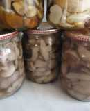 Маринованные грибы маслята