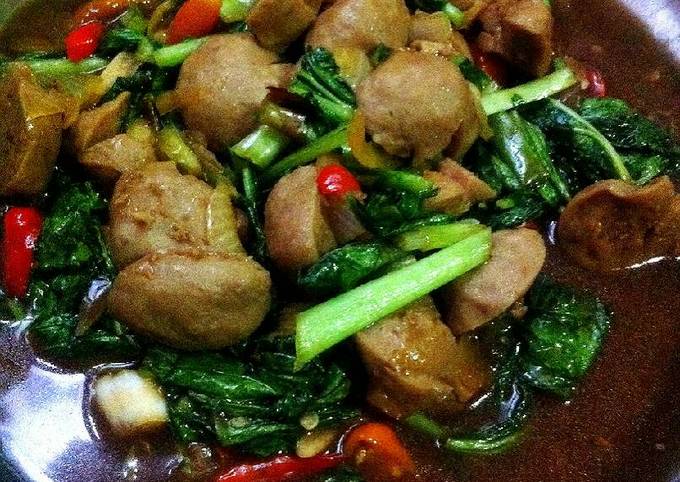 Resep Tumis Sawi Bakso Pedas Oleh Maharani Herawan Cookpad