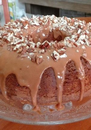 Una foto de Bundt Cake de vainilla con pasas y pecanas 😋
