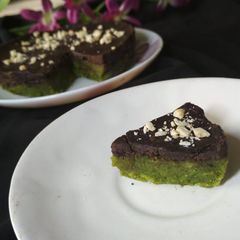 A picture of No bake choco kiwi cake.