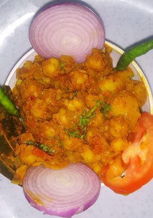 चमचमीत छोले मसाला (CHOLE MASALA RECIPE IN MARATHI) रेसिपी चे मुख्य फोटो 