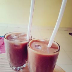 A picture of Chikoo shake.