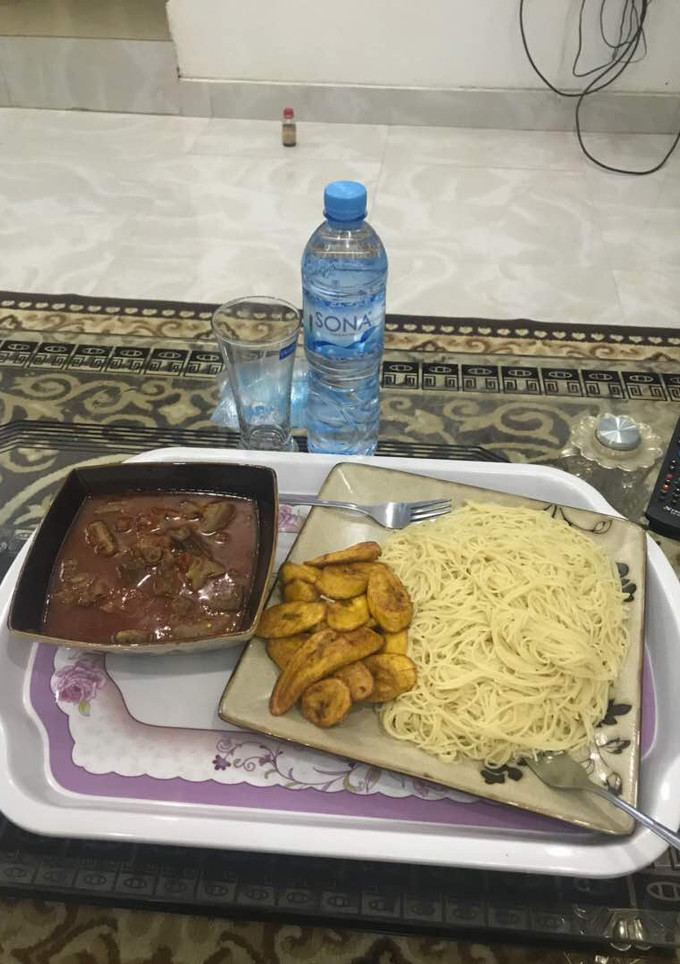 A picture of Spaghetti with pappe soup.