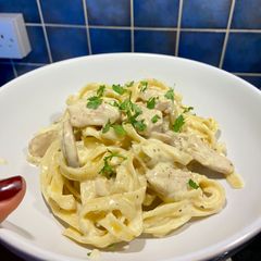 A picture of One-pot creamy chicken mushroom pasta.