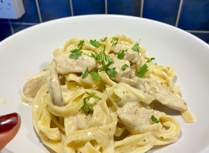 A picture of One-pot creamy chicken mushroom pasta.