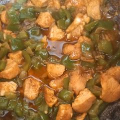 A picture of Chicken boneless with shimla mirch 🍗 🫑 🫑 🌶️ 🧅.