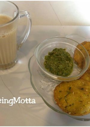 A picture of Bajra Coriander Puris.