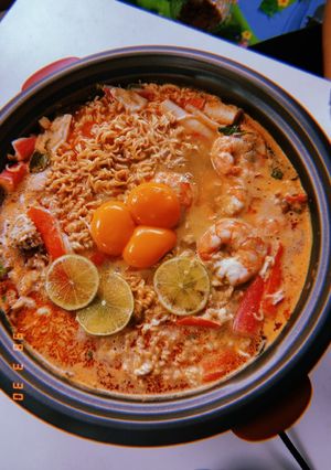 รูปของ มาม่าครบเครื่อง 🍜