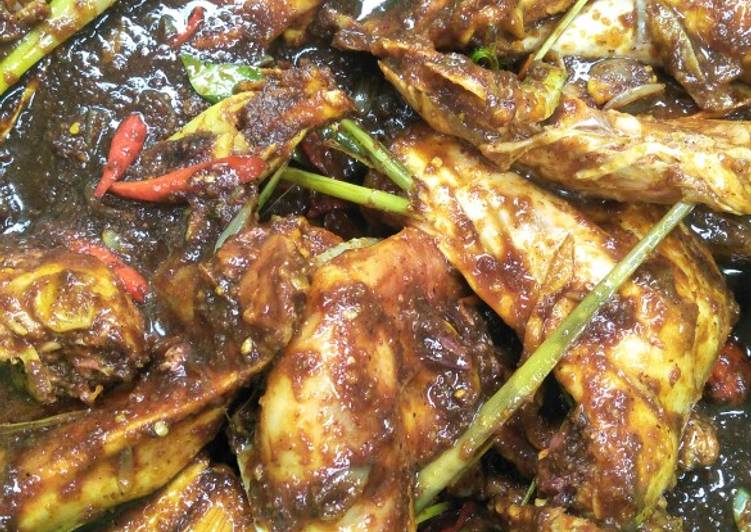 Opor Ayam Kampung "Betawi"