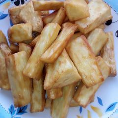 A picture of Golden fried yam.