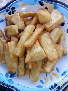 A picture of Golden fried yam.