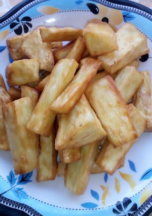 A picture of Golden fried yam.