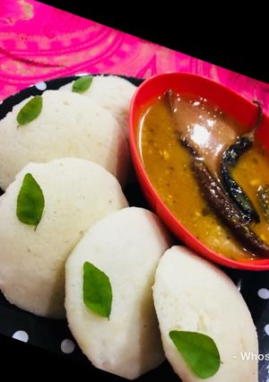 A picture of Whosayna’s Idli and Sambar.