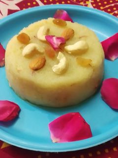 उपवासाचा शिरा (shira recipe in marathi) रेसिपी चे मुख्य फोटो