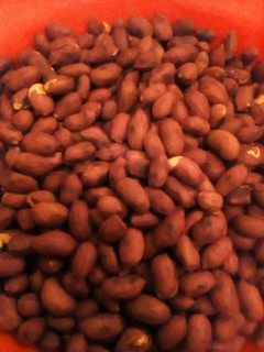 A picture of Pan fried ground nuts.