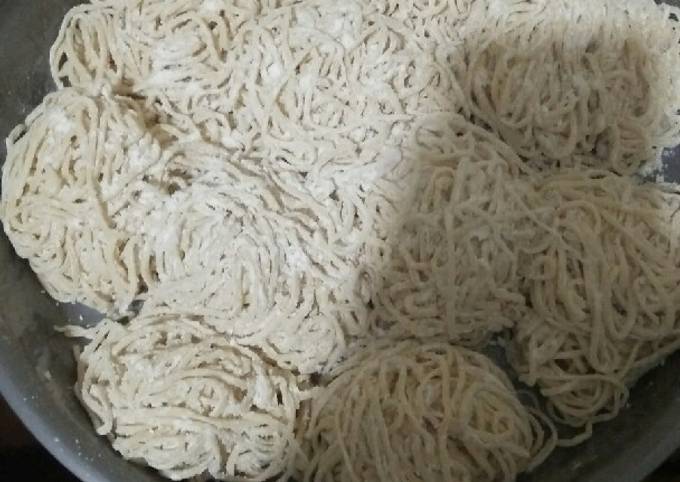 Resep Cara Membuat Mie Homemade Kenyal Tanpa Gagal Oleh Devi Yuni93 Cookpad