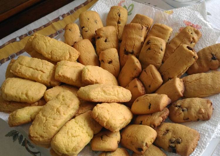 Biscotti inzupposi,merendosi di pasta frolla cocco e cioccolato