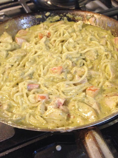 Una foto de Pasta al pesto con pollo