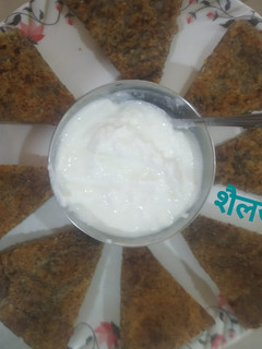 आलू और साबूदाना की चटपटी पॅटीस दही के साथ (aloo sabudana patties dahi ke sath recipe in hindi) रेसिपी मुख्य फोटो