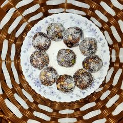 Khajoor ke laddu A picture of Khajoor ke laddu.