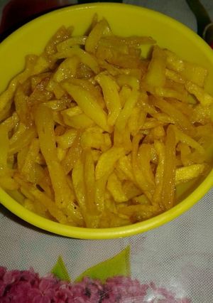 A picture of Aloo bhaja (potato fry).