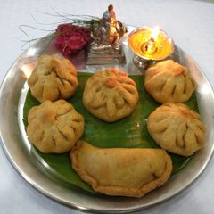 A picture of Fried modak.