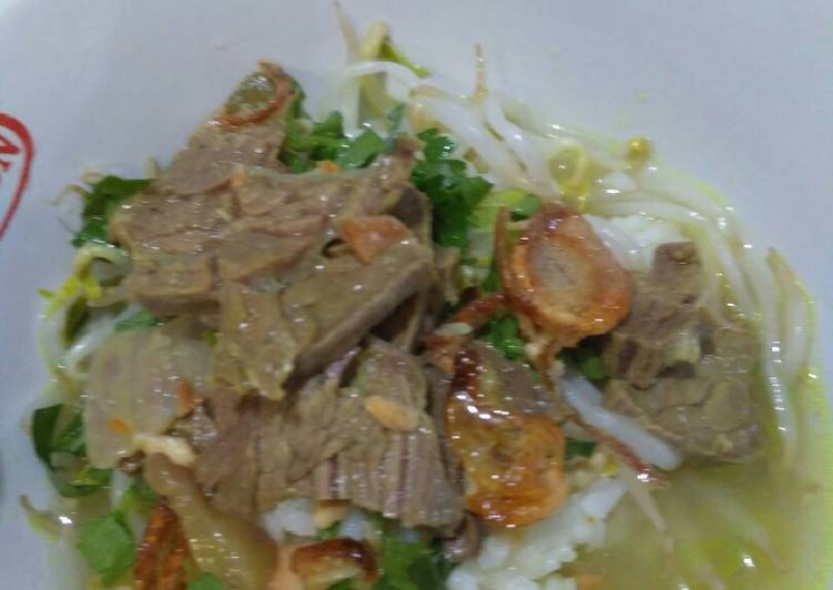 Soto Segerrr (soto daging bening)