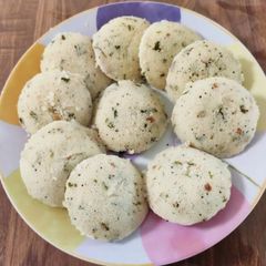 A picture of Rava idly.