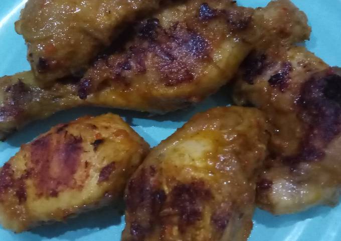 Ini Dia Cara Menyiapkan Ayam Bakar RM. Padang, Menggugah Selera