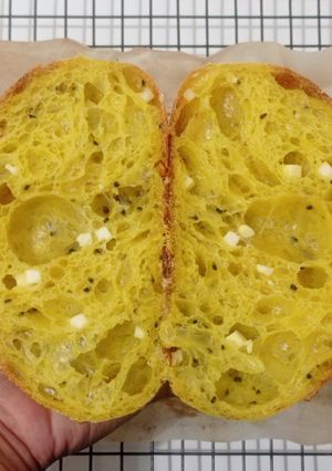 Foto resep Kunyit Jinten Hitam Italian Herbs Cheese Sourdough Bread