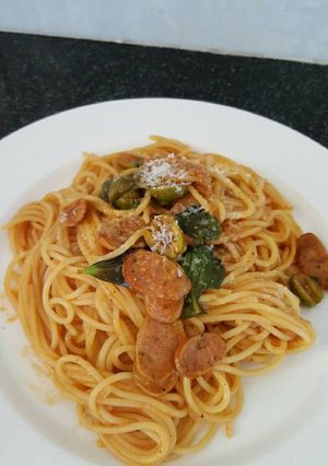 A picture of Spaghetti with chorizo tomato sauce.