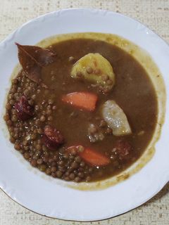 Una foto de Lentejas caseras con chorizo