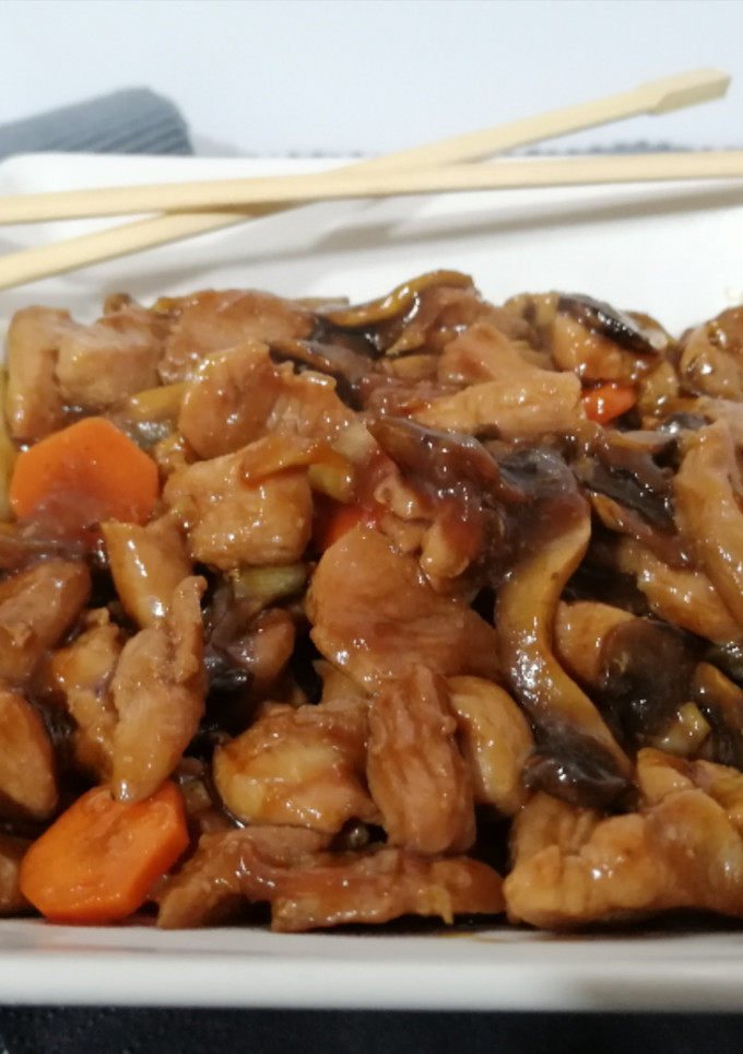 Una foto de Wok de pavo estilo chino